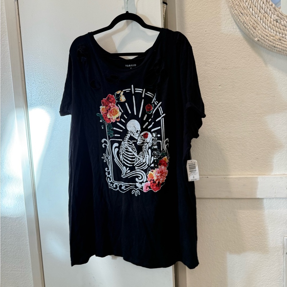 New NWT Torrid relaxed fit black skeleton tee T-shirt 4X